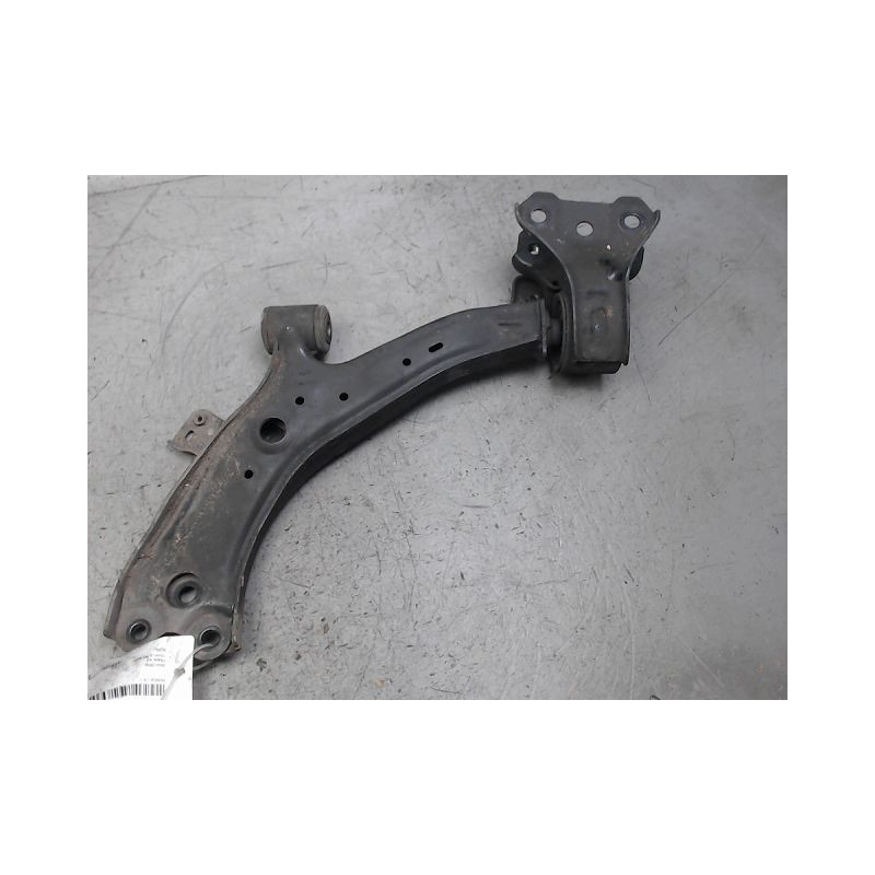 TRIANGLE INFERIEUR AVANT DROIT HONDA CR-V