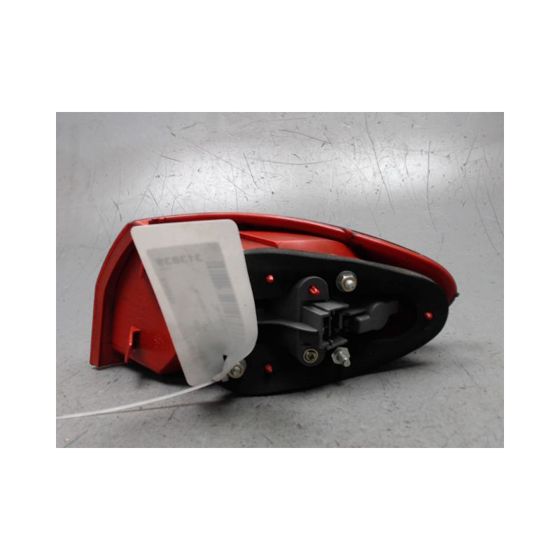 FEU ARRIERE GAUCHE  ALFA ROMEO 147
