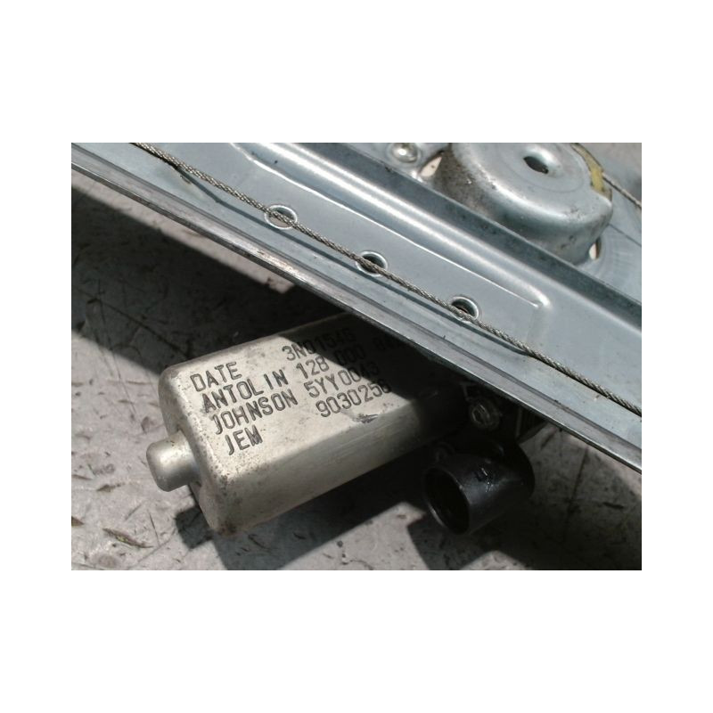 MECANISME+MOTEUR LEVE-GLACE AVANT DROIT DACIA DUSTER 2010-