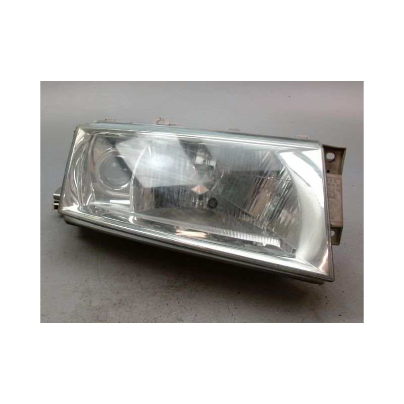 PHARE DROIT SKODA OCTAVIA COMBI 2000-