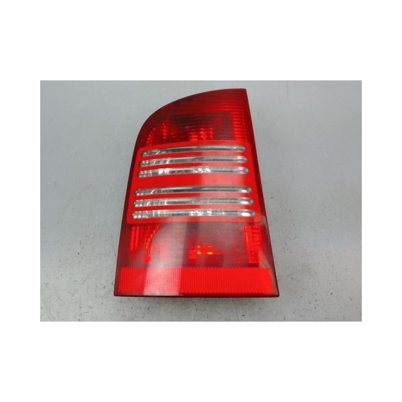 FEU ARRIERE GAUCHE  SKODA OCTAVIA COMBI 2000-