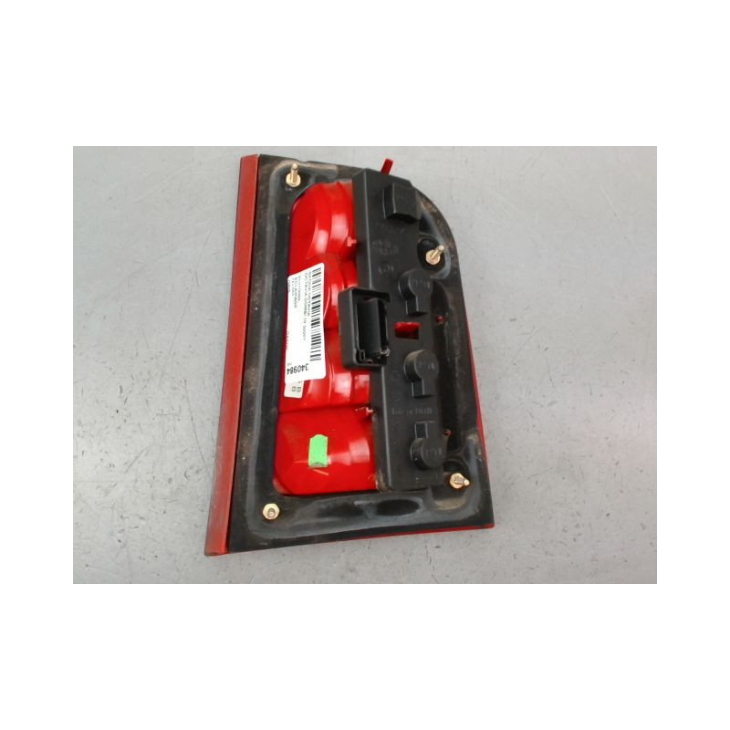 FEU ARRIERE GAUCHE  SKODA OCTAVIA COMBI 2000-