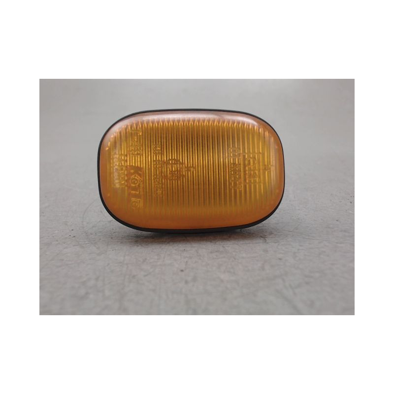 REPETITEUR AILE GAUCHE TOYOTA RAV4