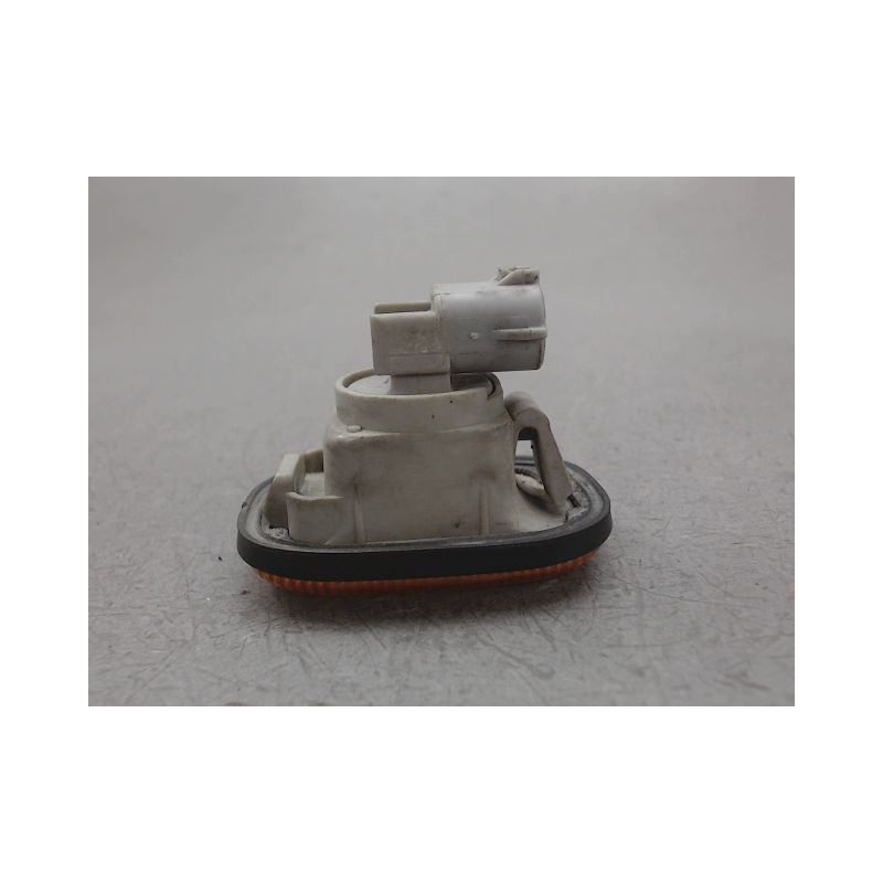 REPETITEUR AILE GAUCHE TOYOTA RAV4