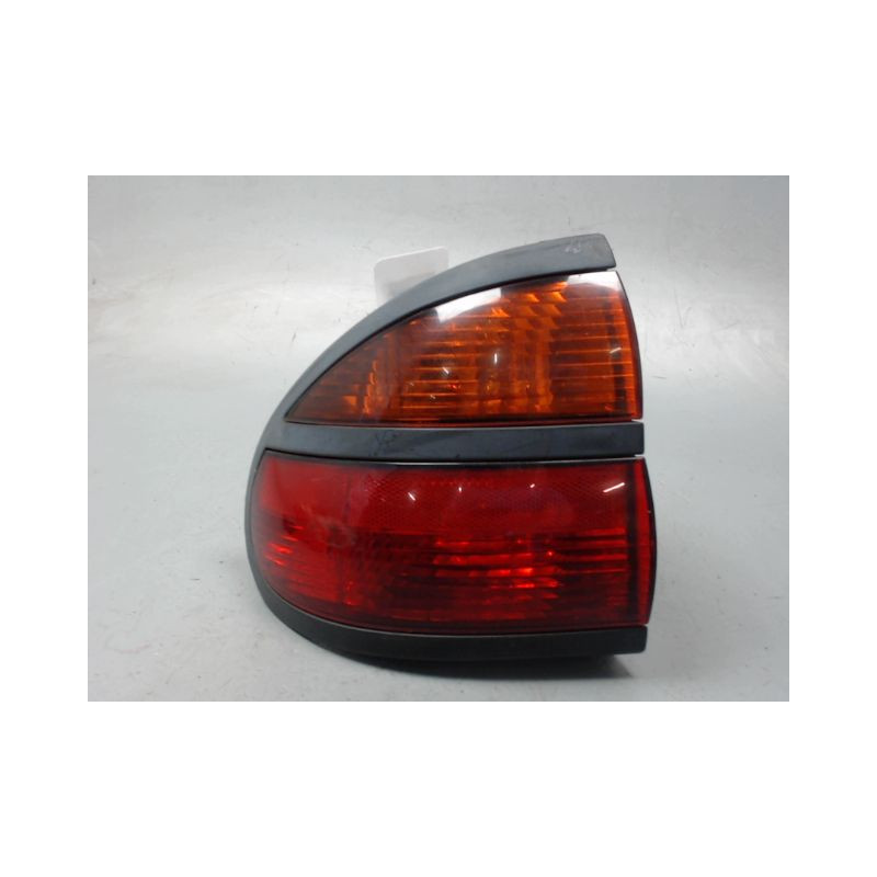 FEU ARRIERE GAUCHE  RENAULT LAGUNA 98-2000