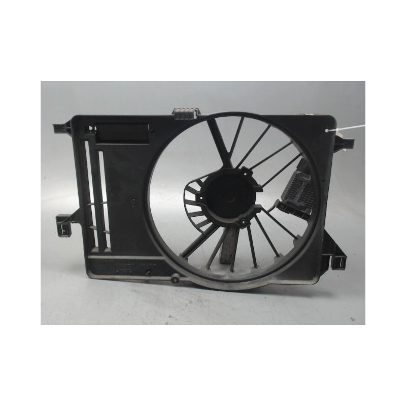 SUPPORT DE VENTILATEUR FORD FOCUS