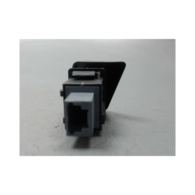 BOUTON DE WARNING TOYOTA YARIS -2003