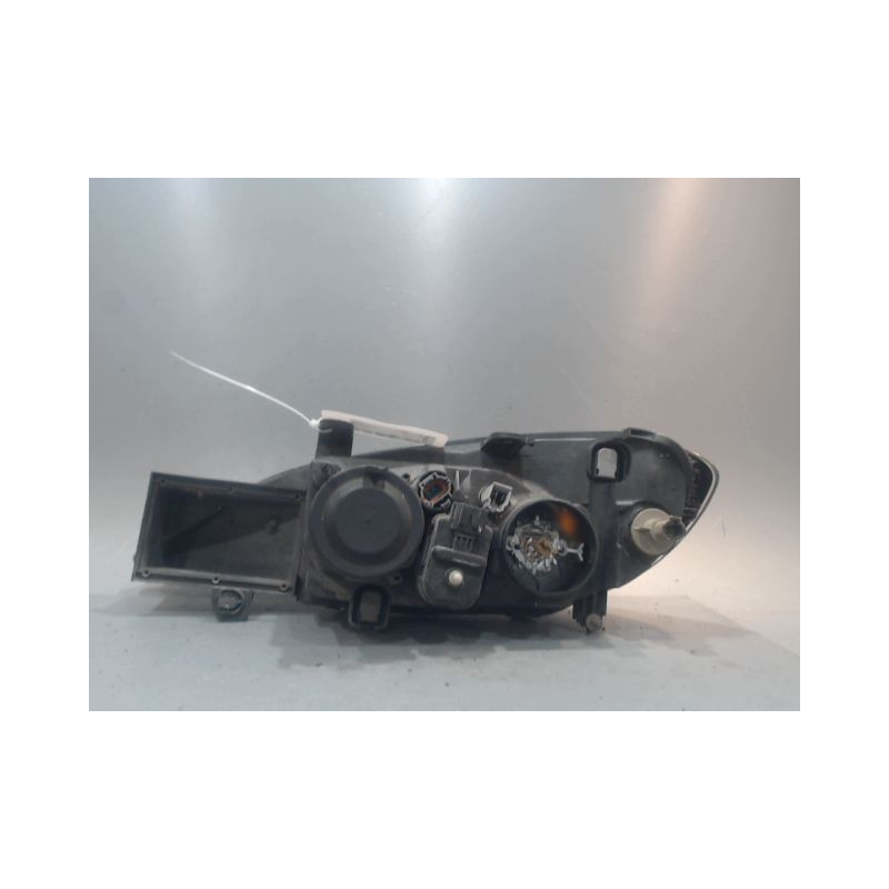 PHARE DROIT NISSAN PRIMERA