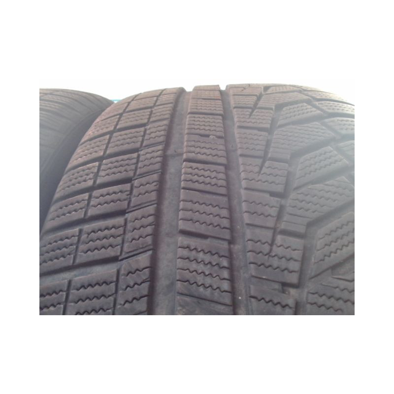 Paire de pneus HANKOOK WINTER ICEPT EVO 2 SUV 275 45 19 108 V