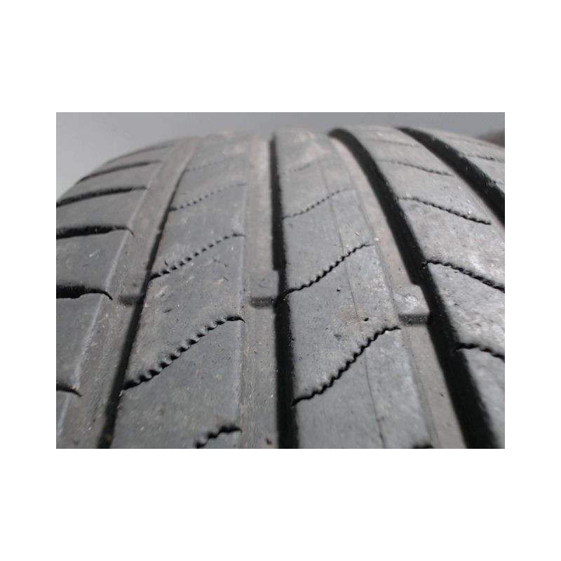 Paire de pneus BRIDGESTONE TURANZA 6 215 60 17 100 H