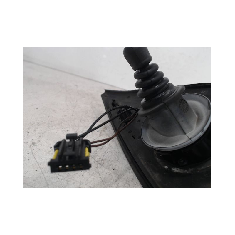 RETROVISEUR EXTERIEUR DROIT PEUGEOT 206