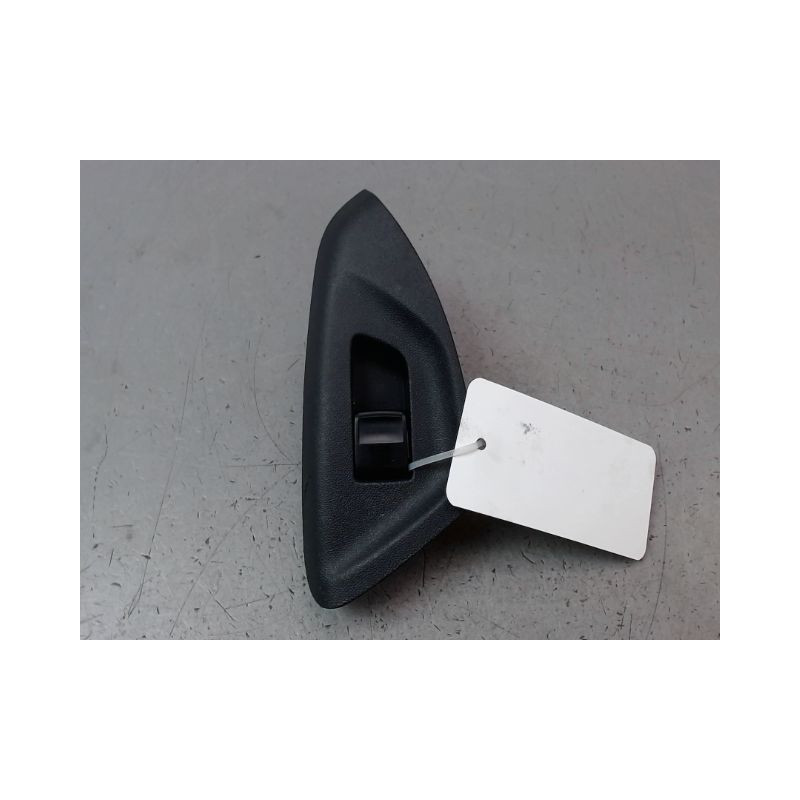 COMMANDE LEVE-GLACE PORTE AVD TOYOTA AYGO 5P
