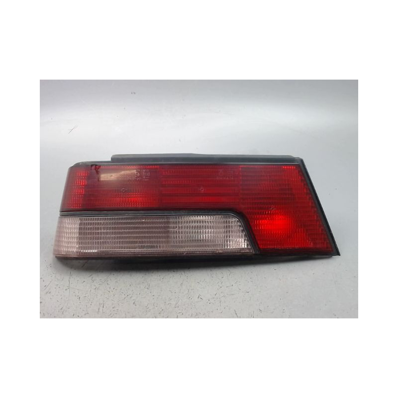 FEU ARRIERE GAUCHE  PEUGEOT 405 BERL. Phase 1 1987-1992