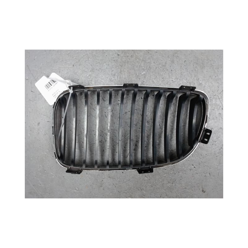 GRILLE CALANDRE DROIT B.M.W. SERIE 1