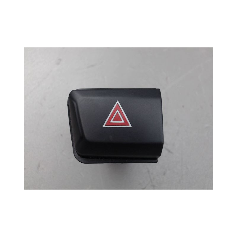 BOUTON DE WARNING PEUGEOT 208