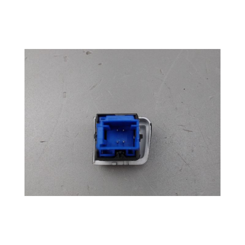 BOUTON DE WARNING PEUGEOT 208