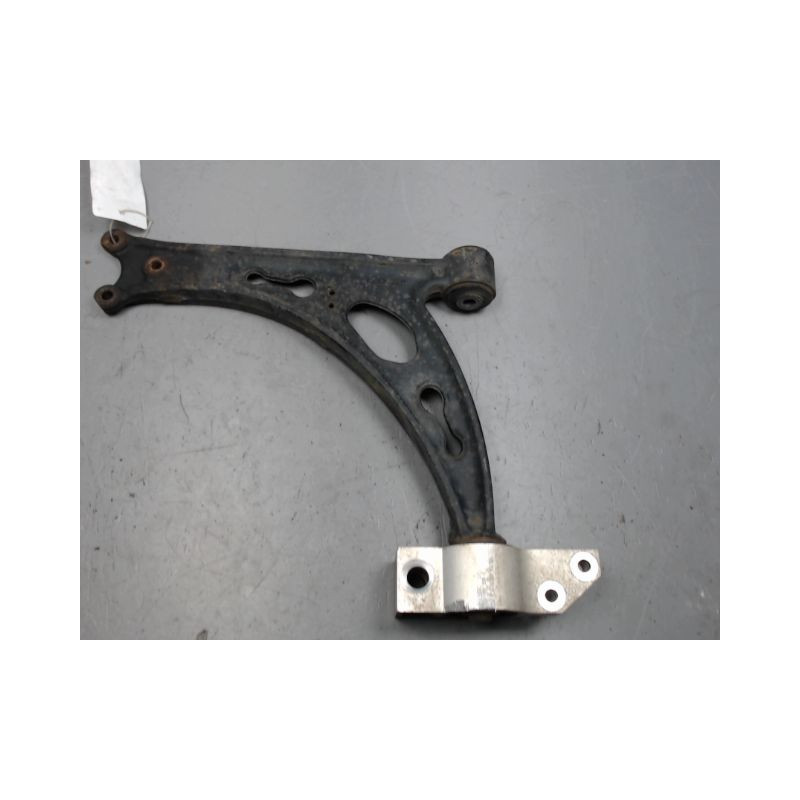 TRIANGLE INFERIEUR AVANT GAUCHE AUDI A3