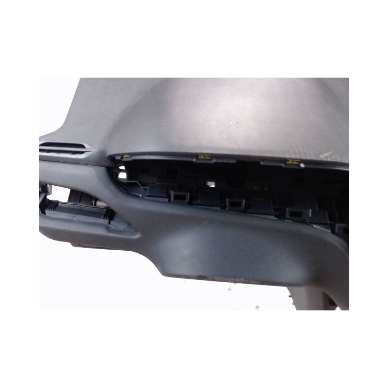 PLANCHE DE BORD  PEUGEOT 208