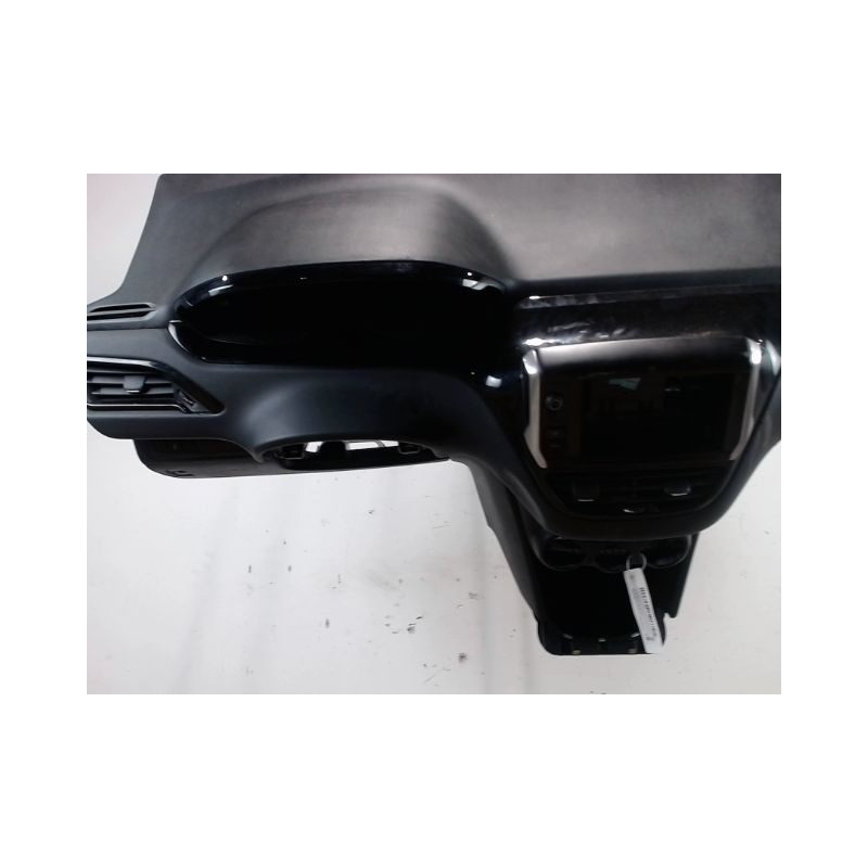 PLANCHE DE BORD  PEUGEOT 208