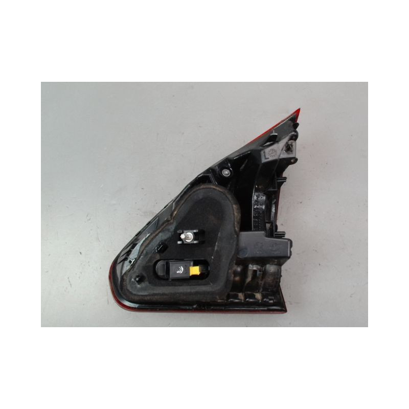 FEU ARRIERE INTERIEUR GAUCHE PEUGEOT 2008 Phase 1 2013-...