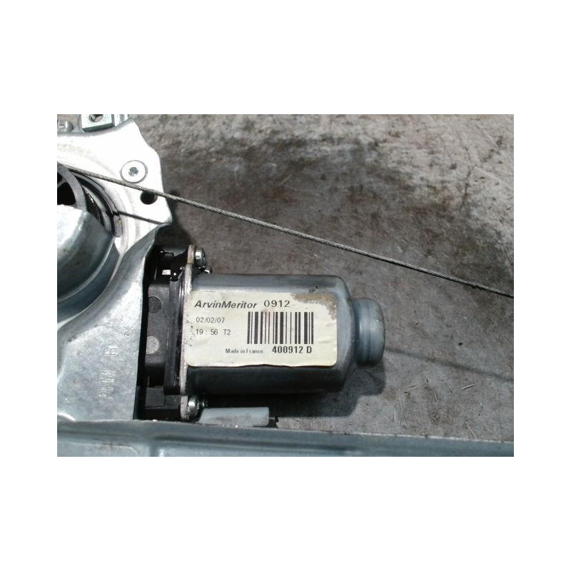 MECANISME+MOTEUR LEVE-GLACE AVANT DROIT PEUGEOT 207 3P