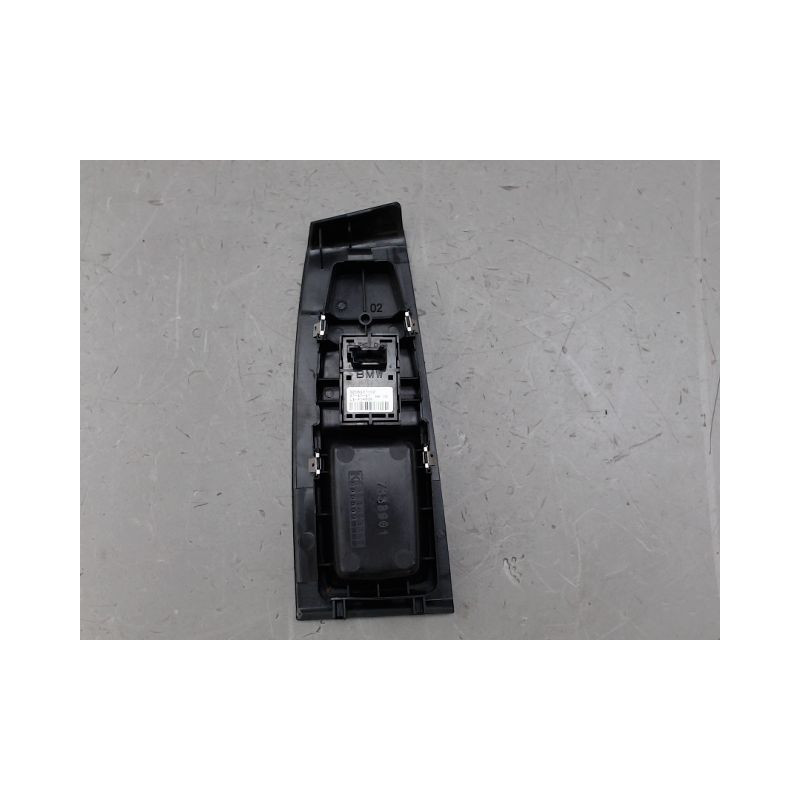 COMMANDE LEVE-GLACE PORTE ARG B.M.W. SERIE 2