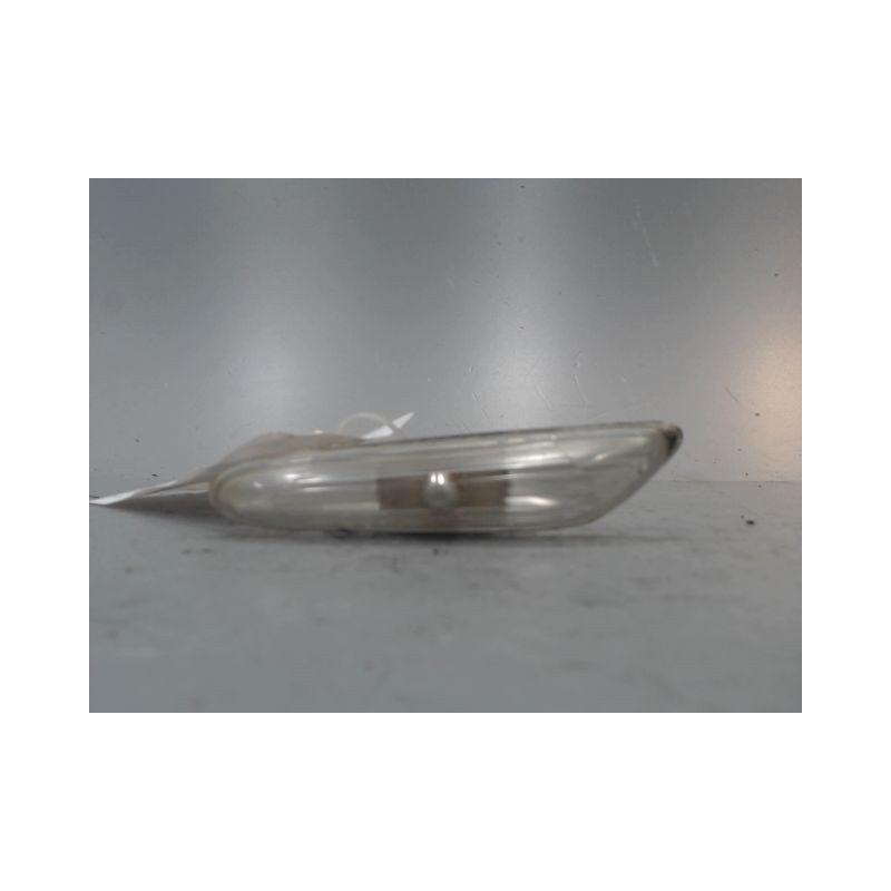 REPETITEUR AILE DROIT B.M.W. SERIE 3