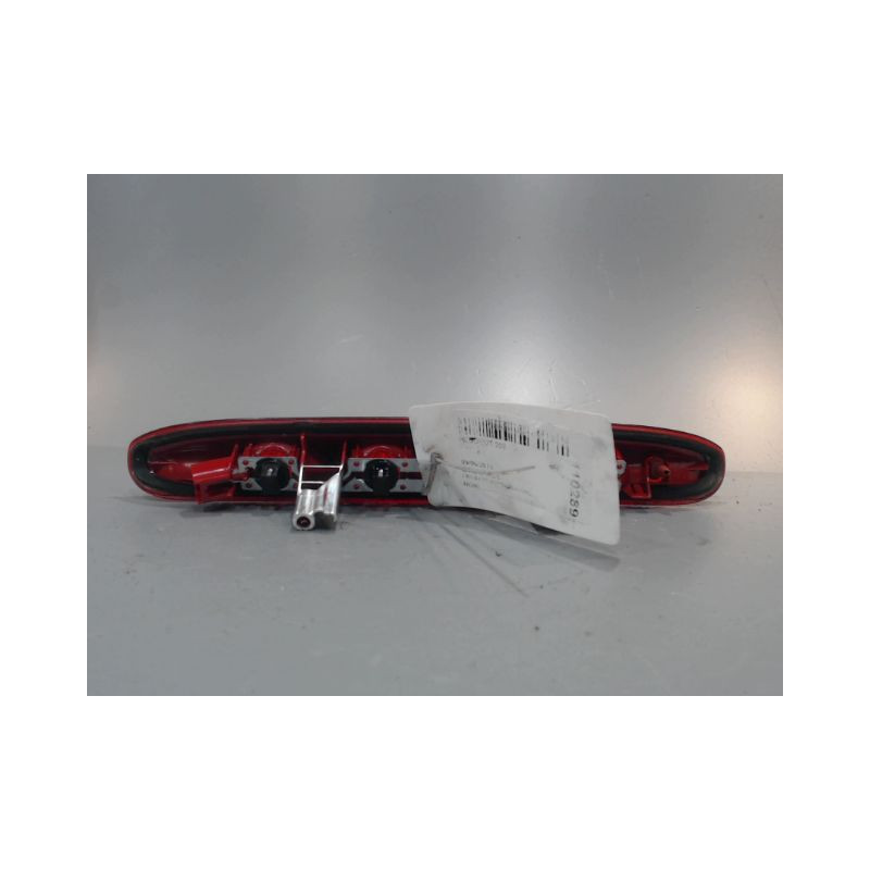FEUX STOP SUPPLEMENTAIRE PEUGEOT 208