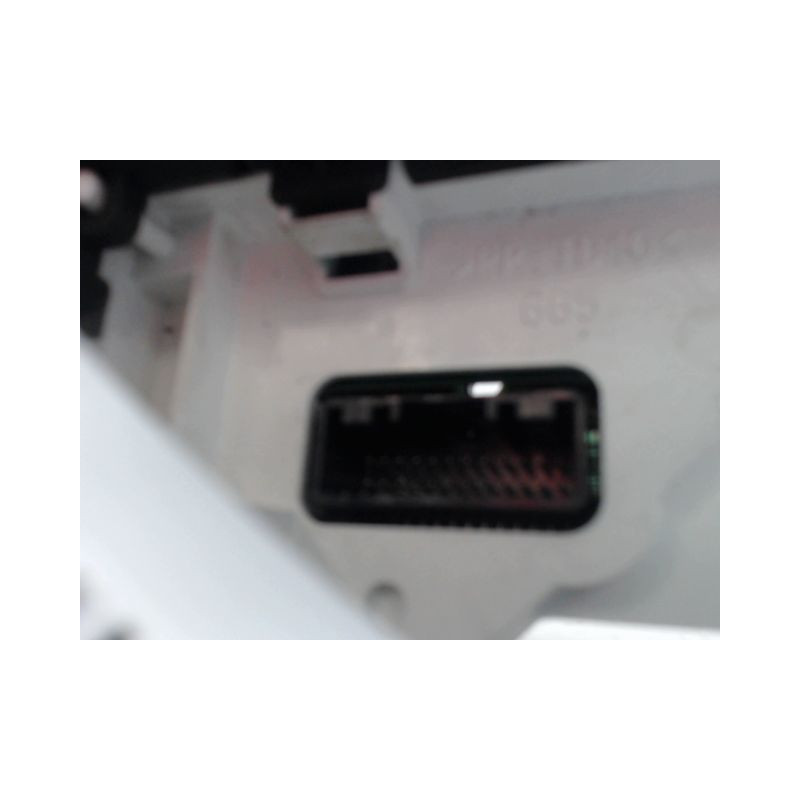 BLOC COMPTEURS TOYOTA YARIS 2005-
