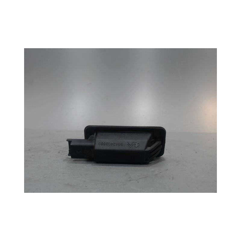 ECLAIREUR PLAQUE DE POLICE GAUCHE PEUGEOT 208