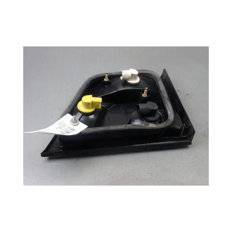 FEU ARRIERE INTERIEUR GAUCHE PEUGEOT 806 MONOSP. 1994-2001