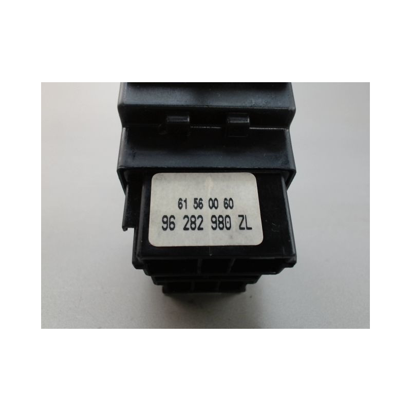 COMMANDE CLIGNOTANT PEUGEOT 106