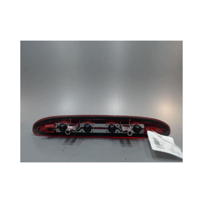 FEUX STOP SUPPLEMENTAIRE PEUGEOT 208