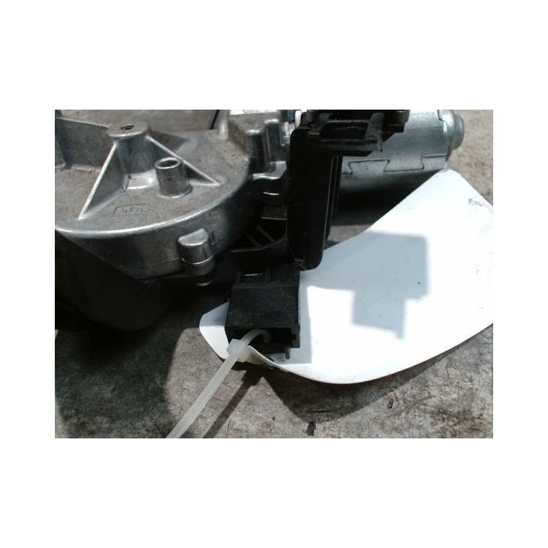 MOTEUR ESSUIE-GLACE ARRIERE PEUGEOT 207