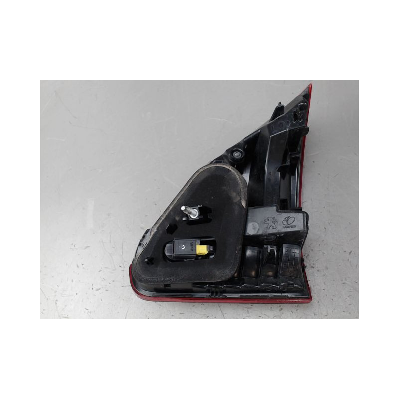 FEU ARRIERE INTERIEUR GAUCHE PEUGEOT 2008