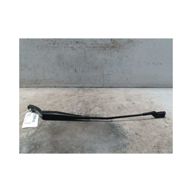 BRAS ESSUIE-GLACE AVANT GAUCHE PEUGEOT 208