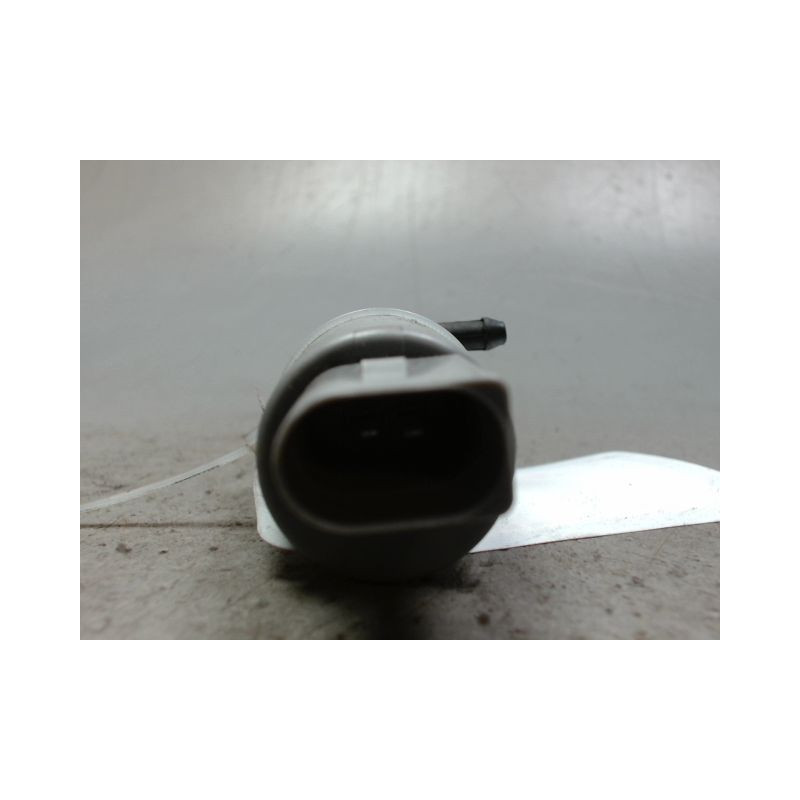 POMPE LAVE-GLACE AVANT B.M.W. SERIE 7