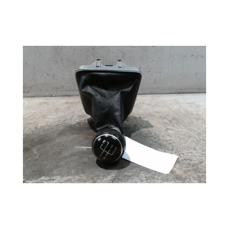 POMMEAU LEVIER VITESSES VOLKSWAGEN GOLF V PLUS 2005- 1.9 TDI