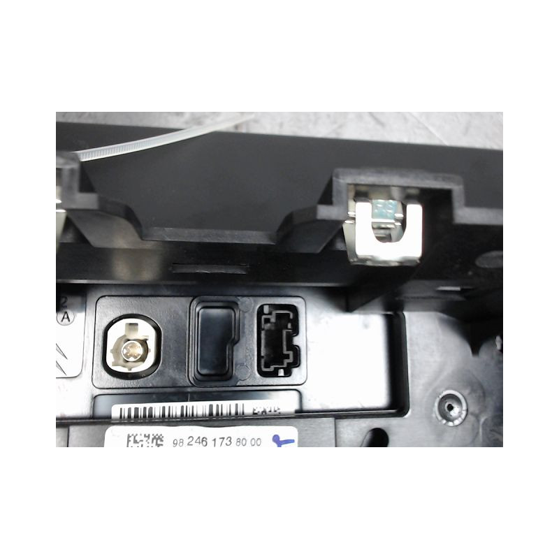 ECRAN GPS PEUGEOT 208