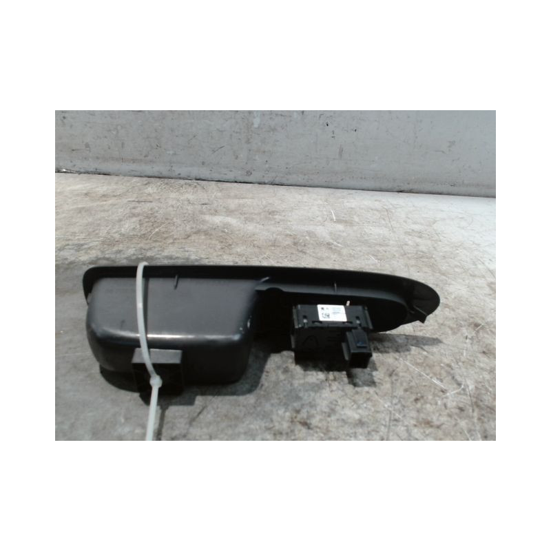 COMMANDE LEVE-GLACE PORTE ARD CITROEN C4 2010-