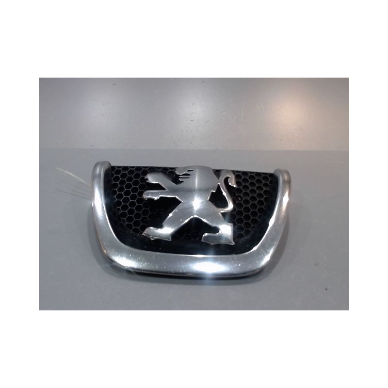 SIGLE CALANDRE PEUGEOT 5008