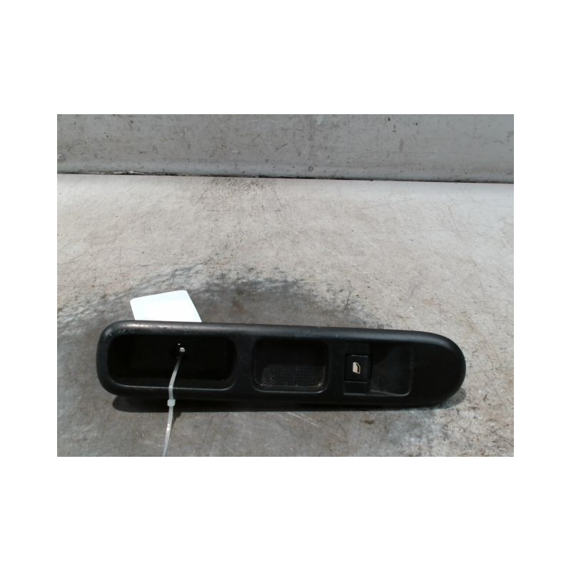 COMMANDE LEVE-GLACE PORTE AVD PEUGEOT 3008 2008-