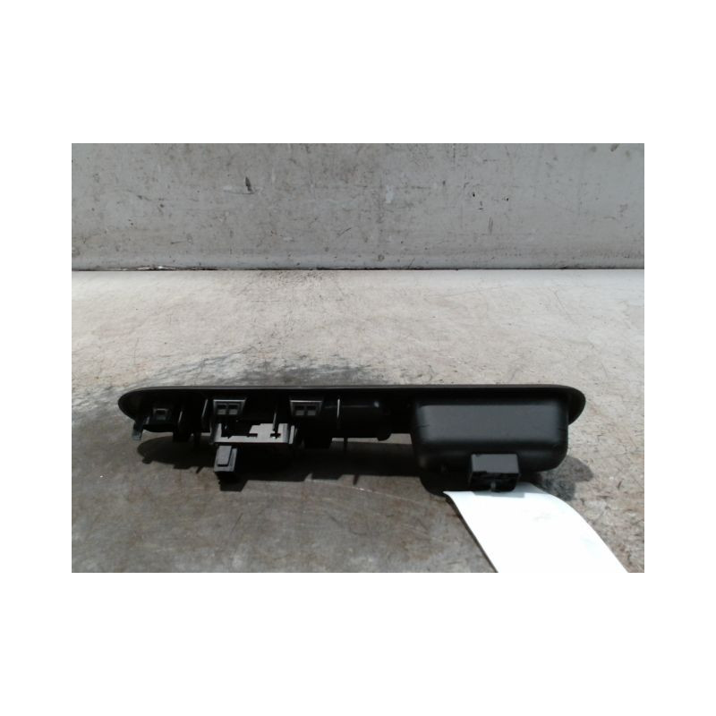 COMMANDE LEVE-GLACE PORTE AVD PEUGEOT 3008 2008-