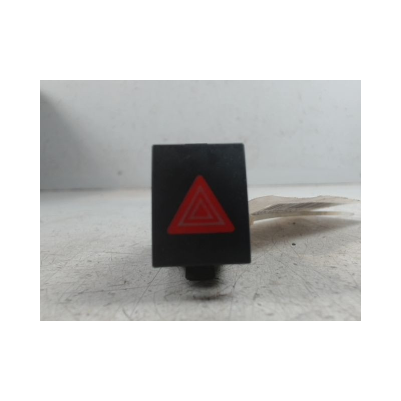 BOUTON DE WARNING VOLKSWAGEN POLO 02-05
