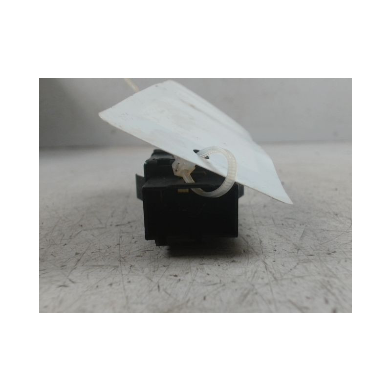 BOUTON DE WARNING VOLKSWAGEN POLO 02-05