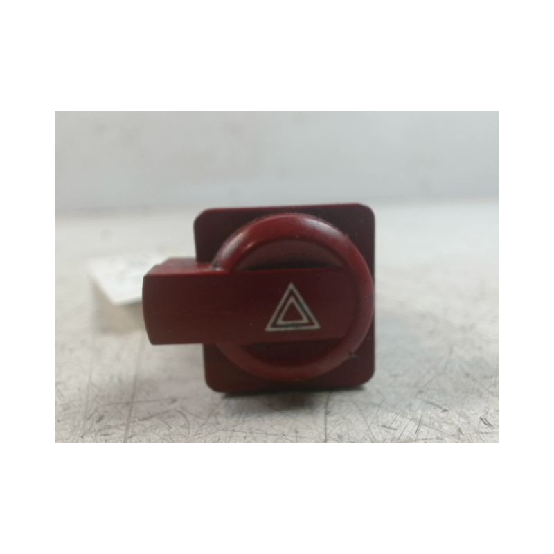 BOUTON DE WARNING CITROEN C4 2008-