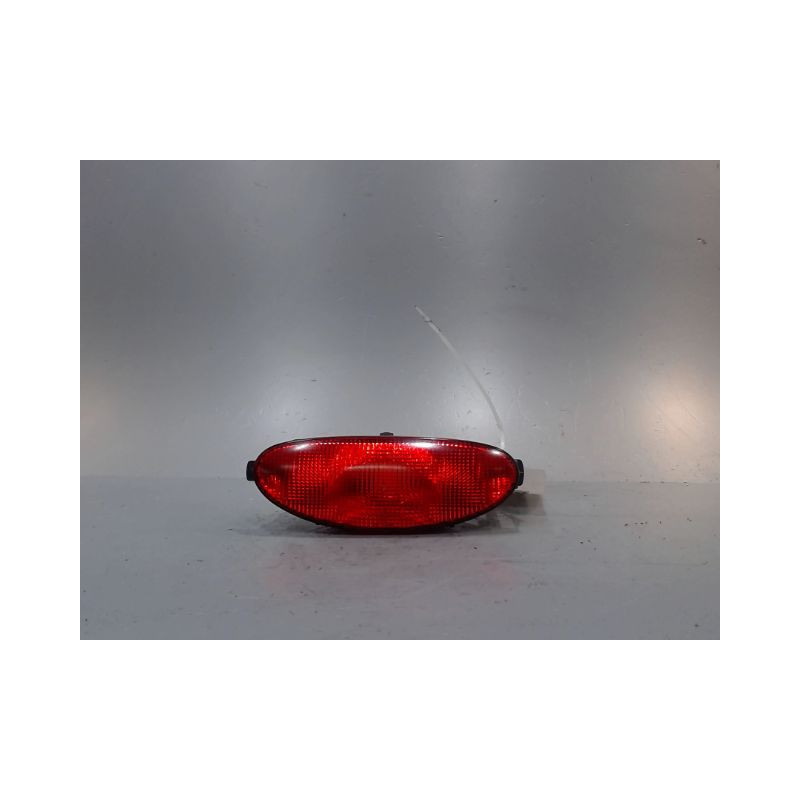 FEU BROUILLARD CENTRAL ARRIERE PEUGEOT 206