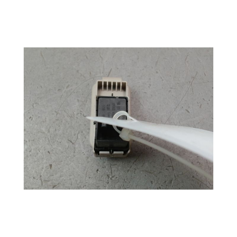 COMMANDE LEVE-GLACE PORTE ARD VOLKSWAGEN GOLF VI 2008-2013
