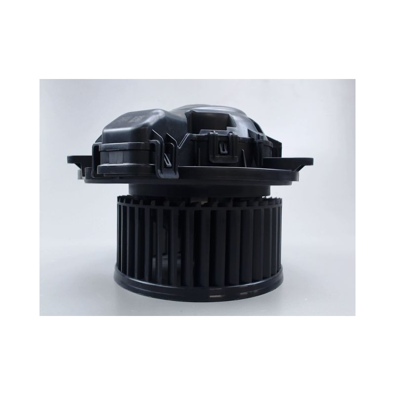 MOTEUR VENTILATEUR CHAUFFAGE B.M.W. SERIE 1