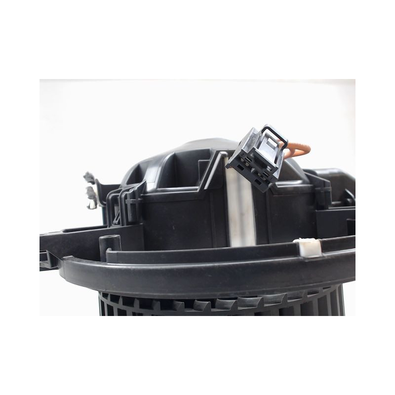 MOTEUR VENTILATEUR CHAUFFAGE B.M.W. SERIE 1